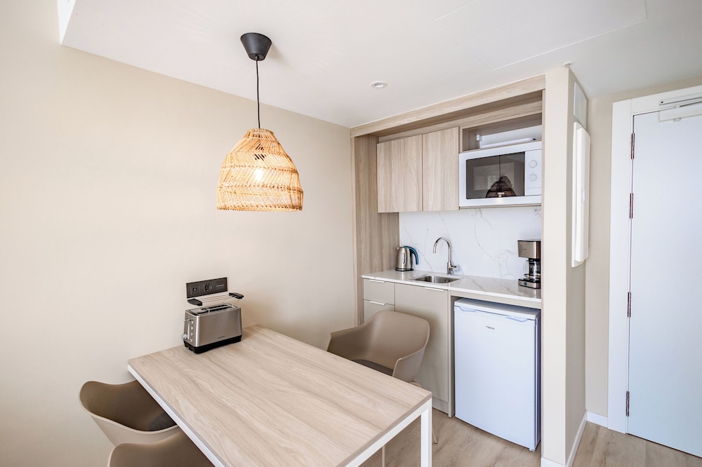 Classic Studio Suite (2 adults)