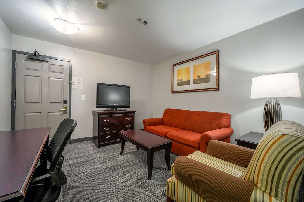 Suite, 2 Queen Beds, Non Smoking (Extended Stay) - Photo 7