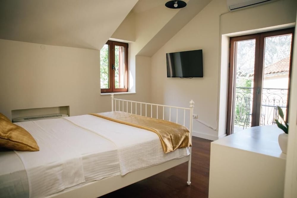 Romantic Double Room, 1 Queen Bed, Balcony