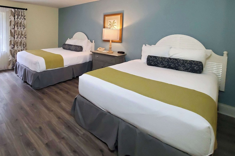 Suite, Multiple Beds, Non Smoking, View (Parking Area View) photo 1