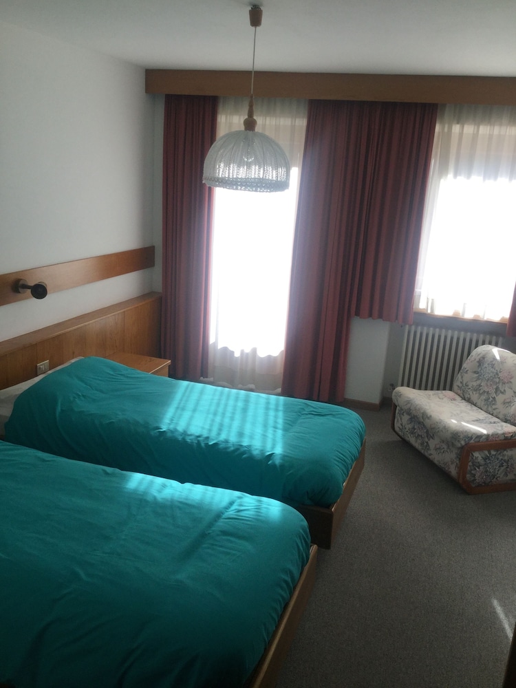 Economy Room
