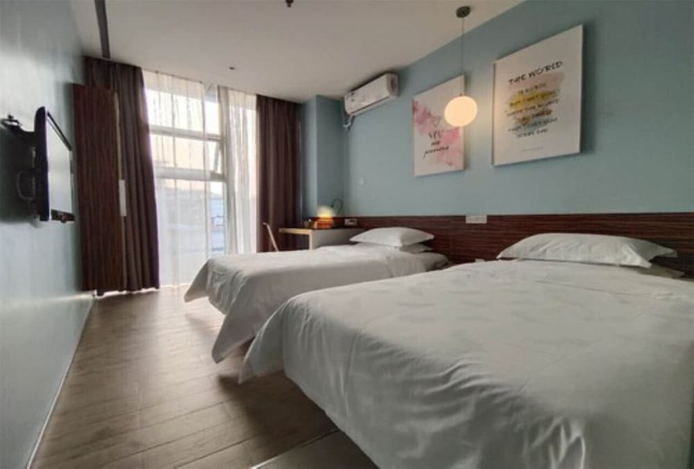 Standard Twin Room photo 2