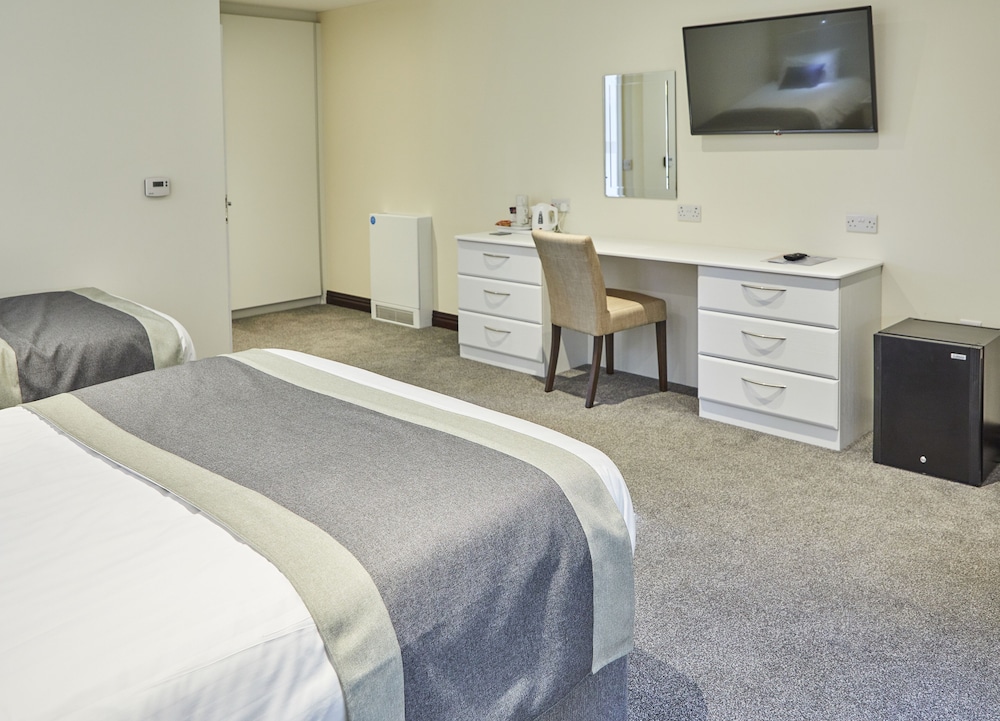 Accessible Double or Twin Room, Multiple Beds photo 2