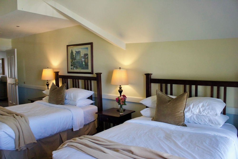 Classic Room, 2 Double Beds photo 2