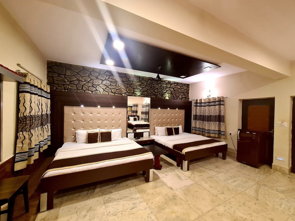 GOLDEN PREMIER FAMILY SUITE (WITH TERRACE/MINI-GARDEN) photo 3