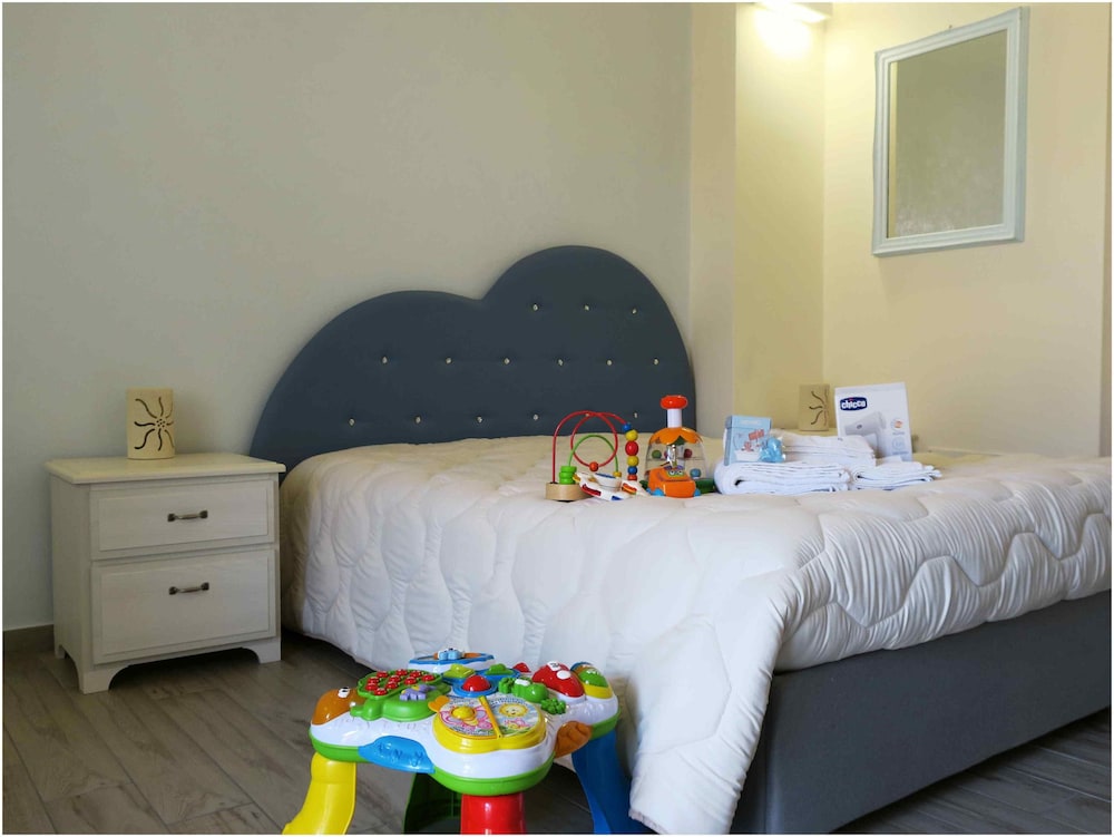 Superior Quadruple Room, 1 Bedroom, Kitchenette, City View photo 2