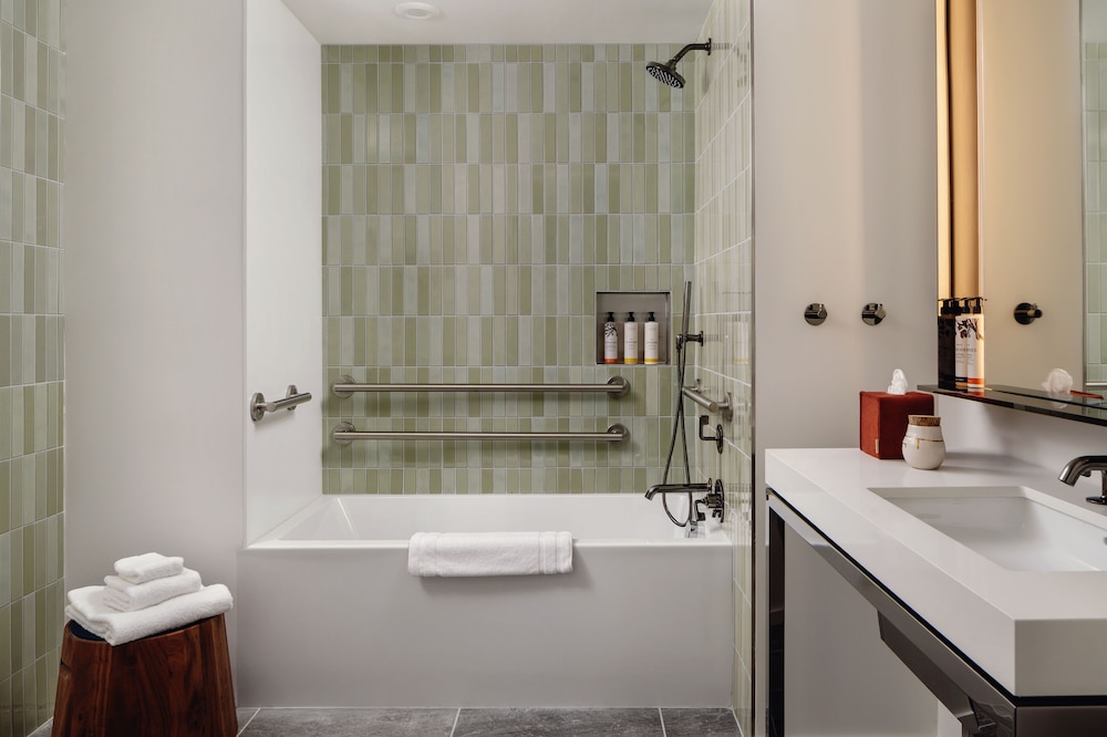 Mobility Accessible King With Tub - Photo 1