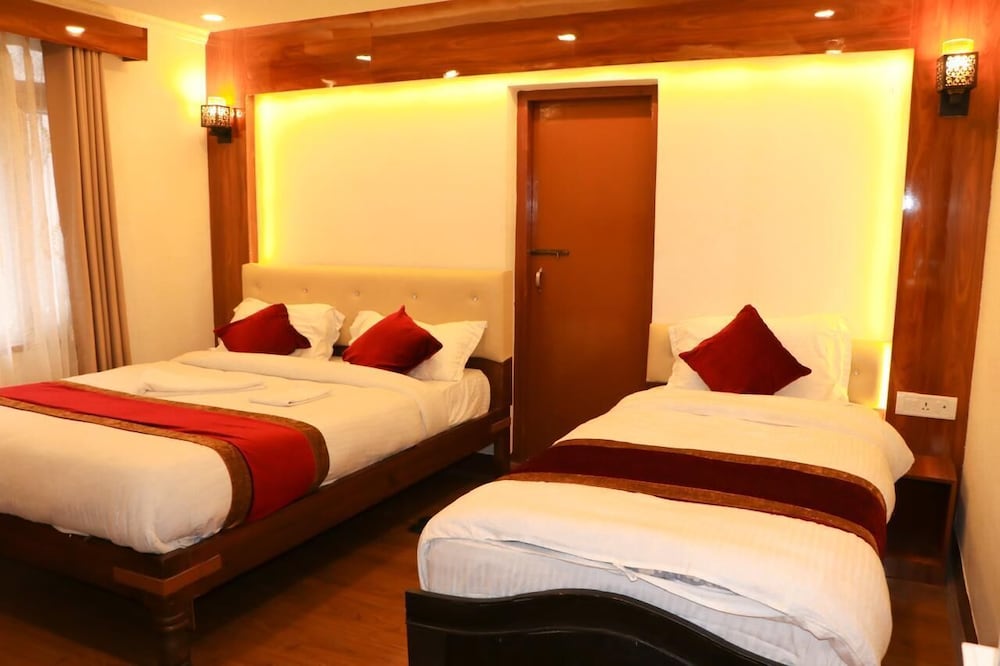 Family Double Room, Balcony, Valley View