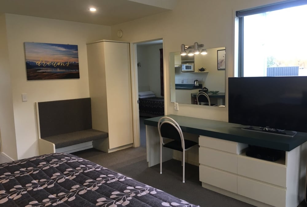 One Bedroom Family photo 2