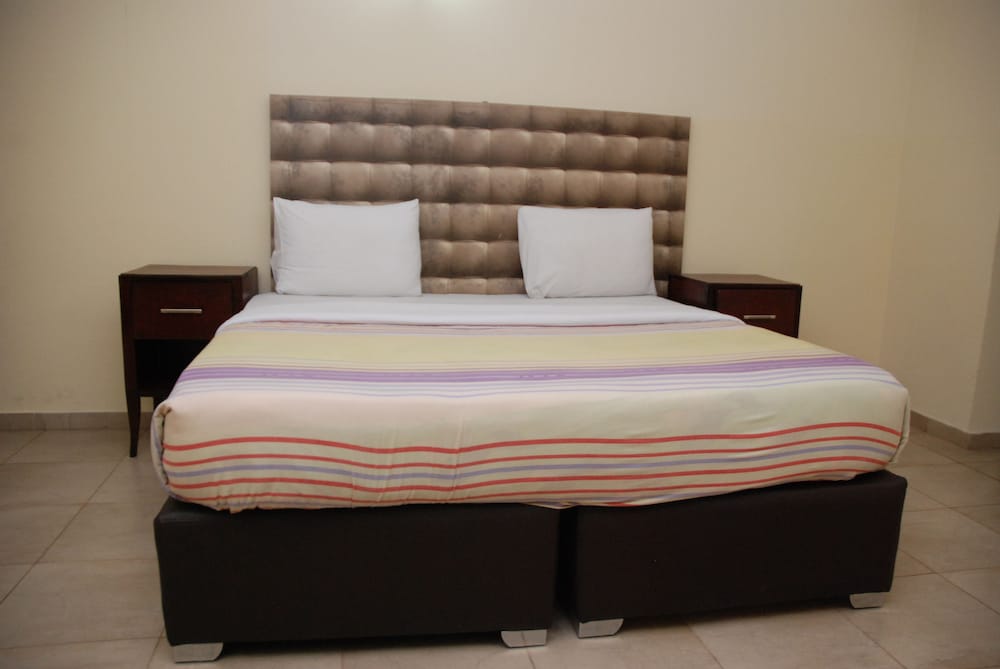 Classic Room (Wing 2)