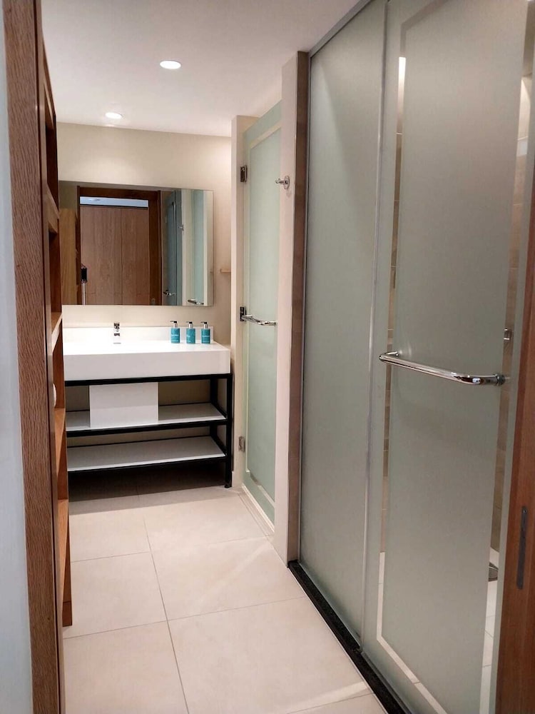 Superior Room (River Facing)