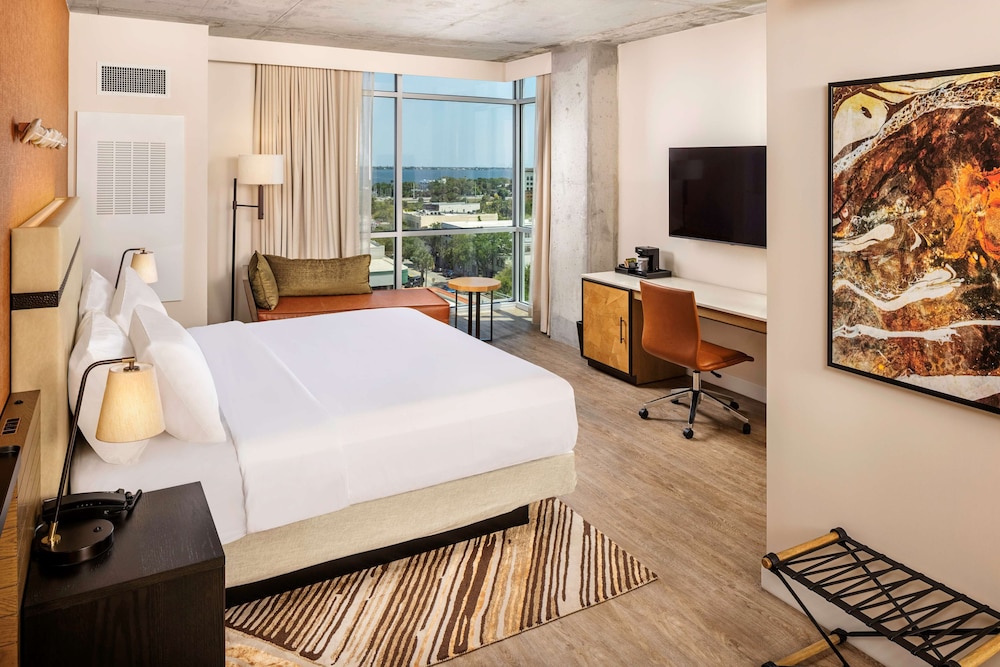 Classic Room, 1 King Bed, Accessible (Water View, Hearing) - Photo 3