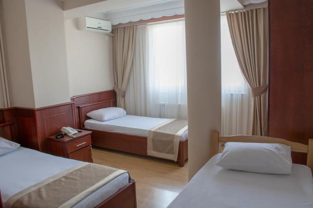 Basic Triple Room photo 1