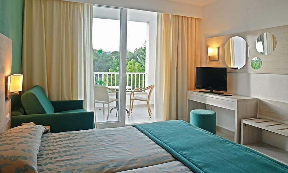 Double Room, Balcony (3 adults) photo 2