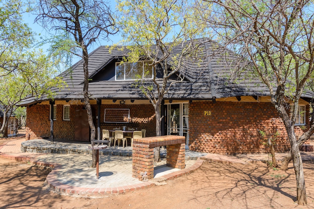 Three Bedroom Chalets with Patio photo 3