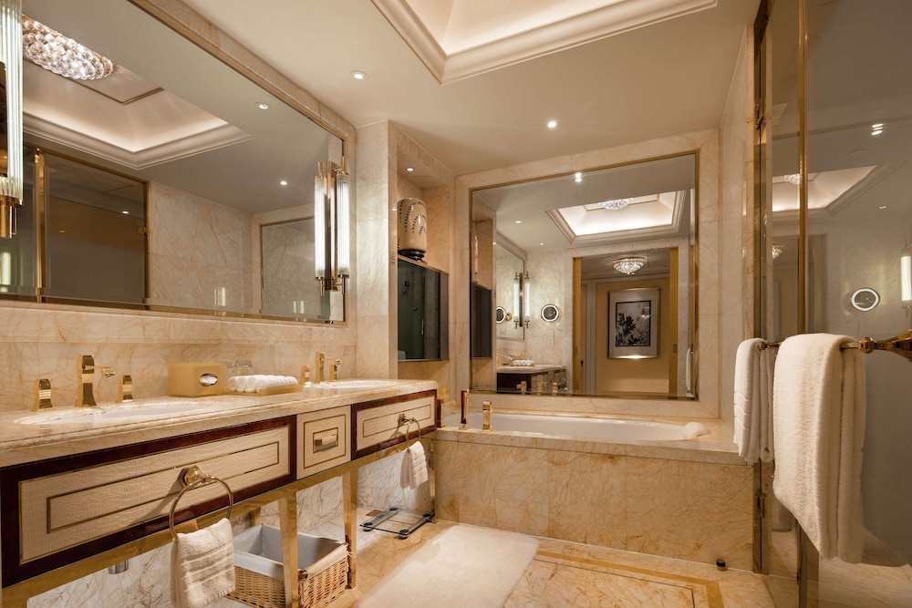 Executive Room, 1 King Bed, Sea View - Photo 5