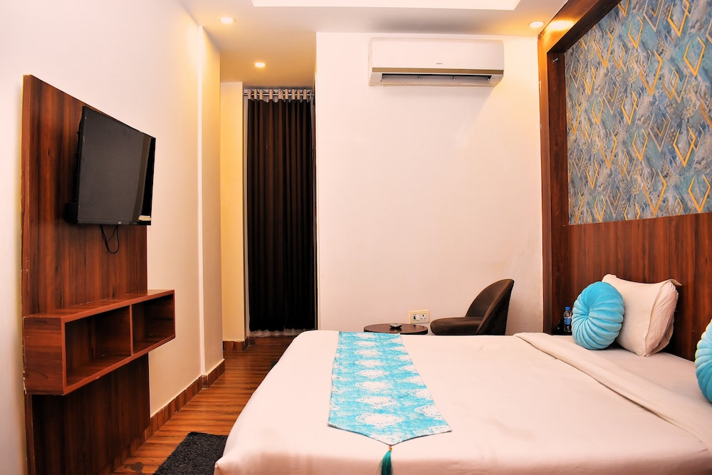 Double Room, 1 Queen Bed