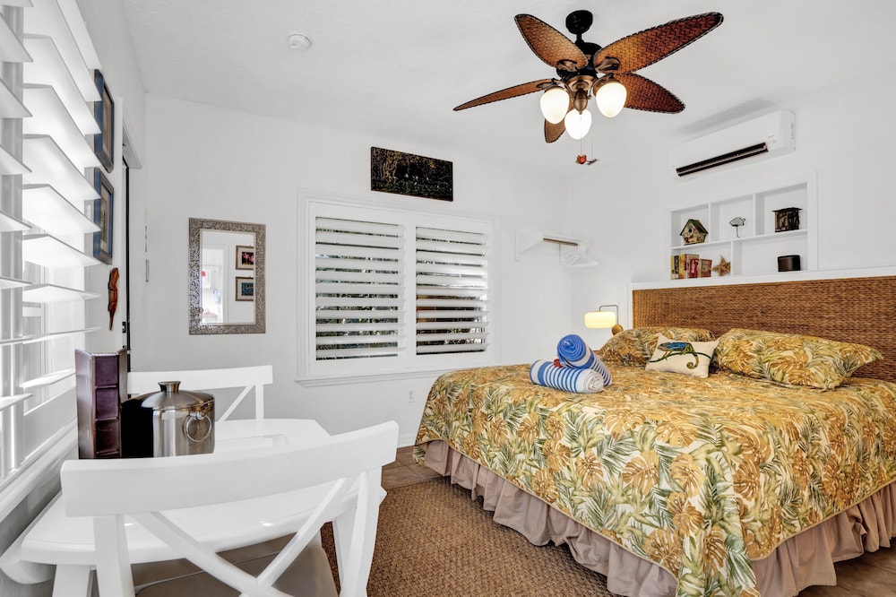 Flora and Fauna Efficiency Cottage