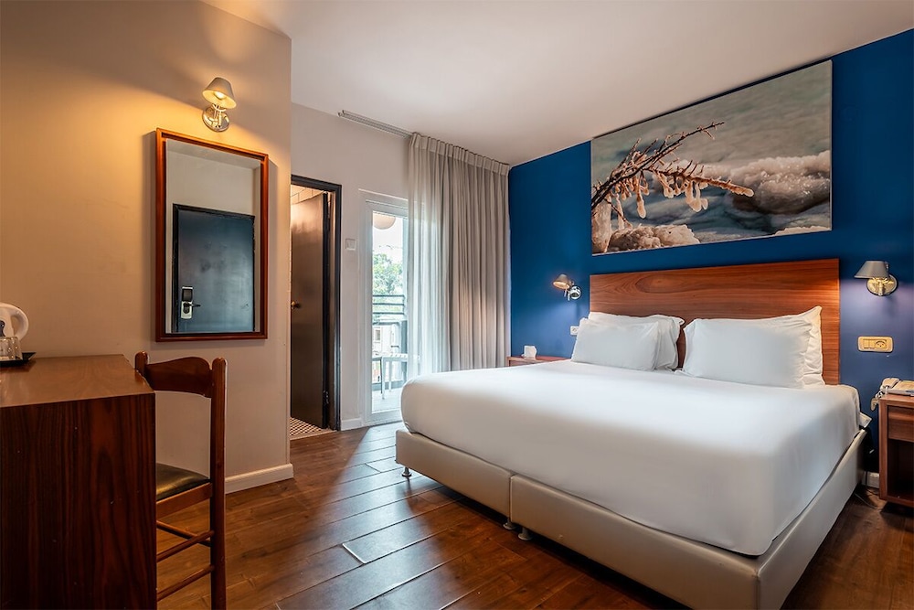 Standard Room, City View