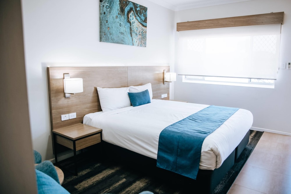 Deluxe Room, 1 King Bed - Photo 2