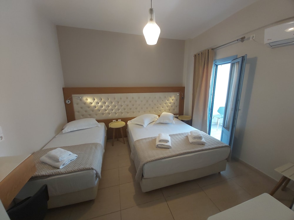 Standard Triple Room - Photo 4