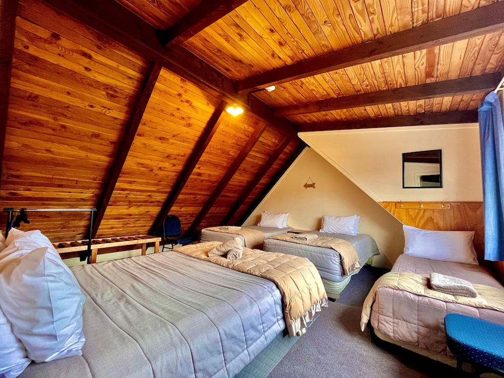 Economy Room, Multiple Beds, Shared Bathroom photo 3