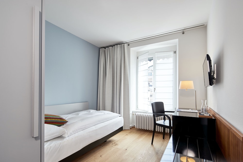 Single Room, City View
