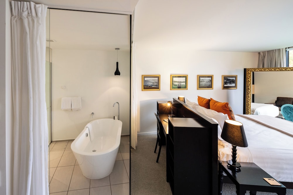 Remarkables Room