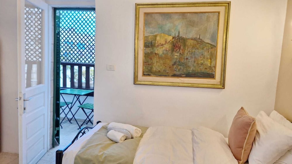 Basic Double or Twin Room, 2 Twin Beds, Balcony (Tzefania Hotel 207)