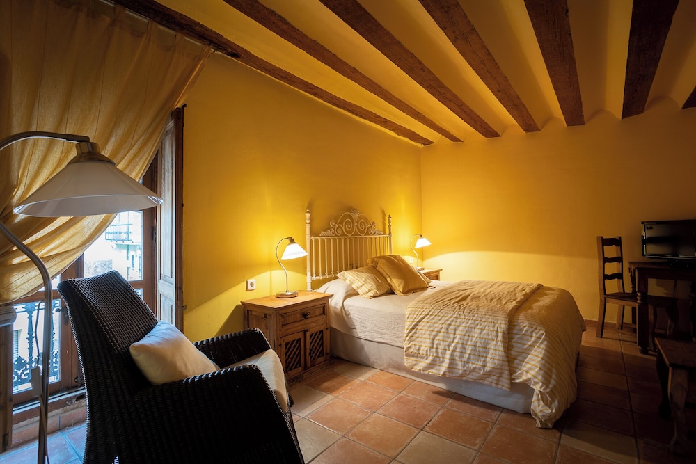 Double Room - Photo 3