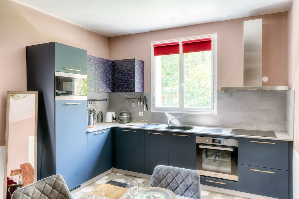 Family House - Photo 12