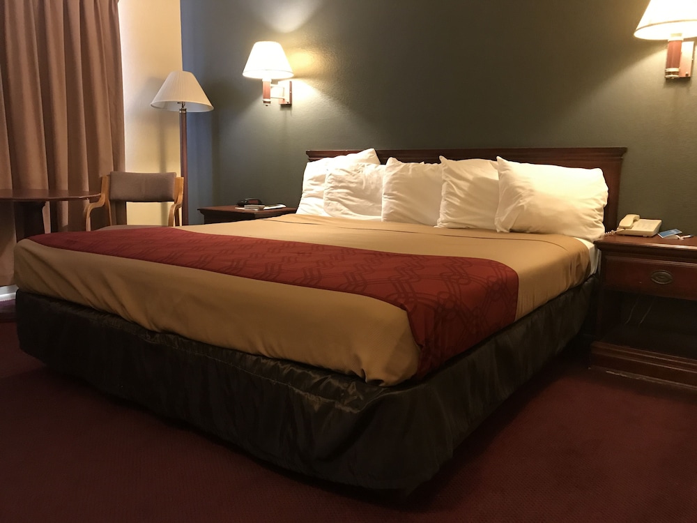 Standard Room, 1 King Bed - Photo 1