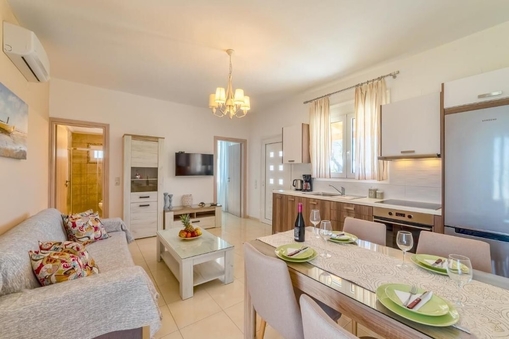 Villa, 2 Bedrooms, Smoking, Private Pool photo 1