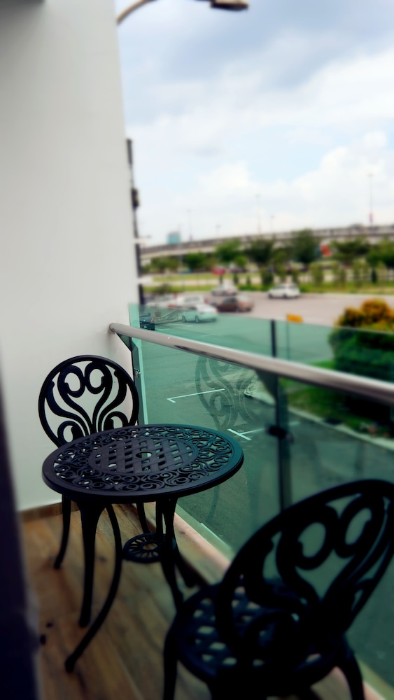 Deluxe Room, Balcony (Signature) photo 2