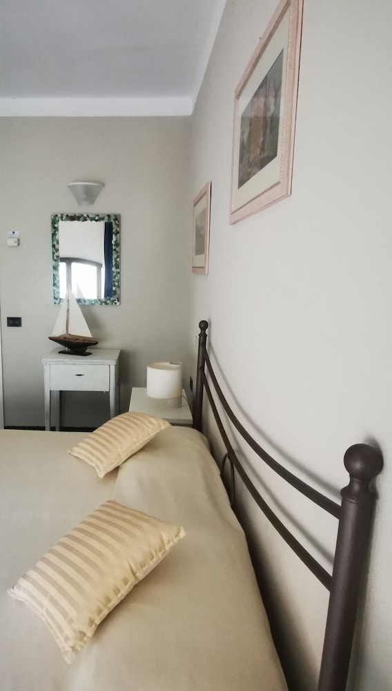 Superior Room - Photo 10