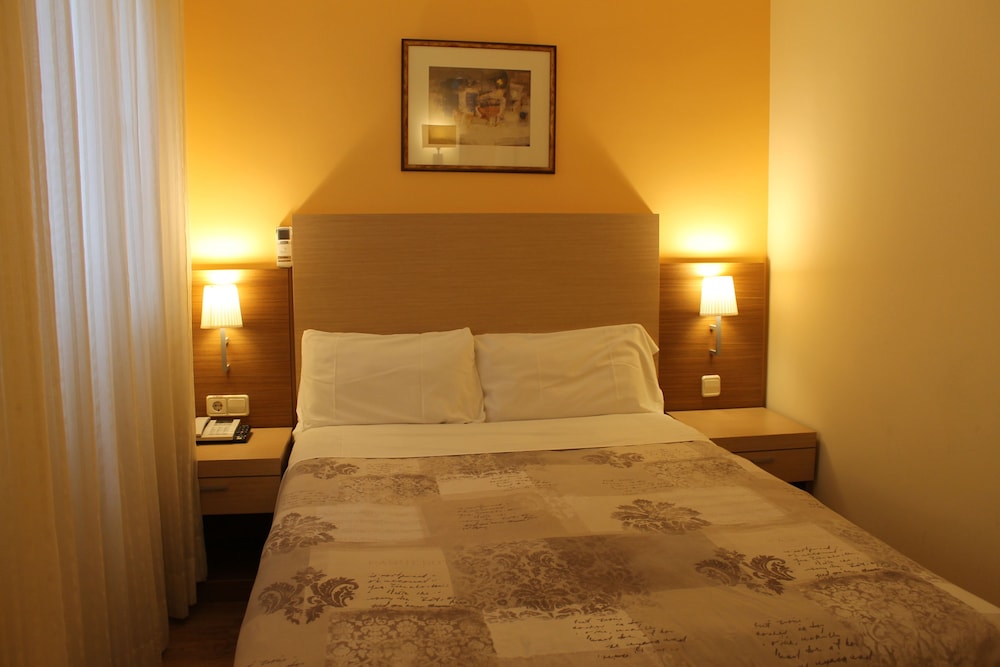 Standard Double Room photo 3