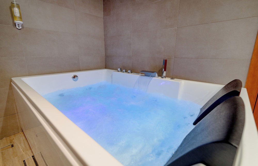 Double with Hot Tub