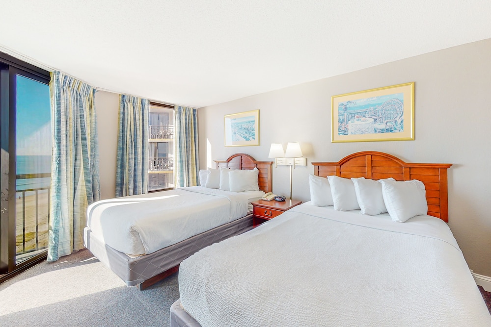 Condo, 1 Bedroom (Oceanfront 2 Queen) photo 1