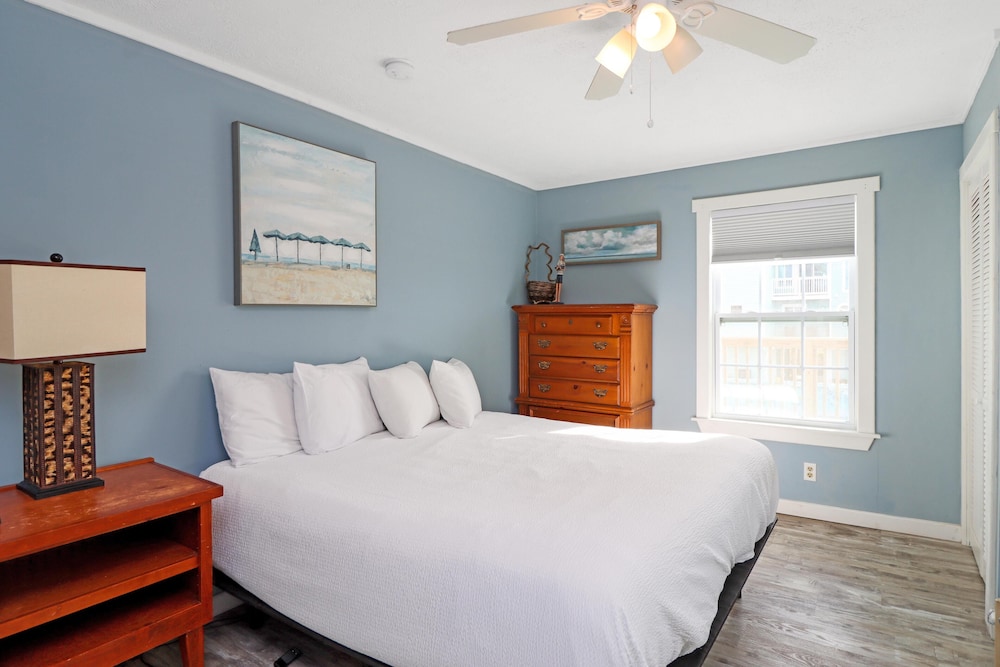 House, Multiple Beds (Castaway) photo 1