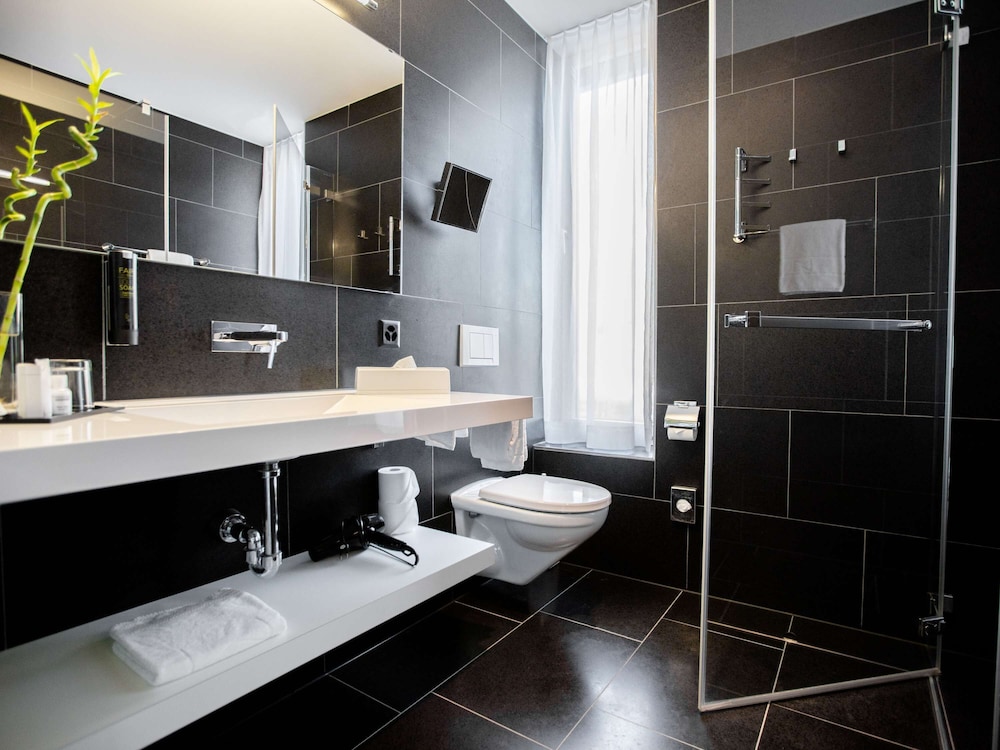 Superior Room, 1 Double Bed, Corner thumbnail 6