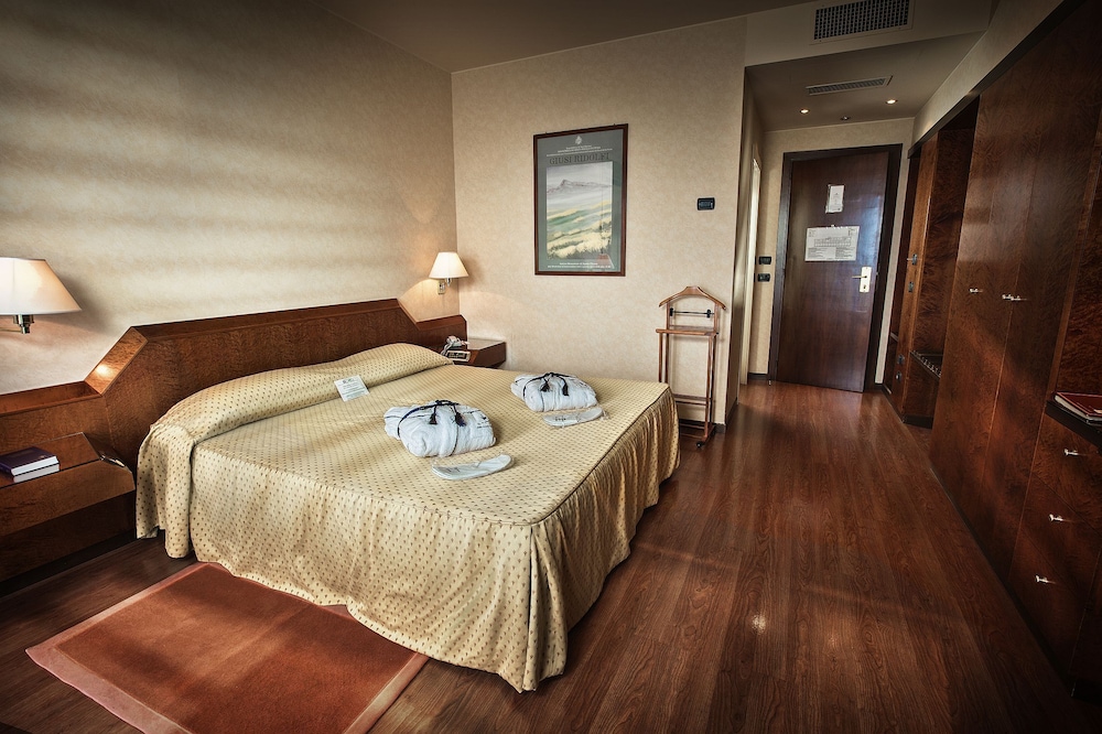Superior Double Room - Photo 1