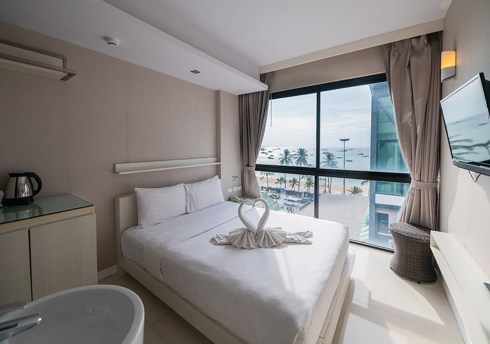 Standard Room, Sea View thumbnail 5