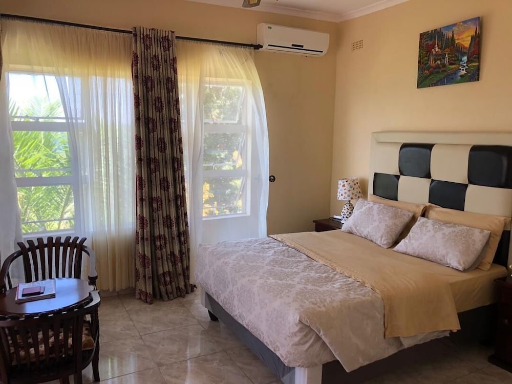 Business Villa photo 1