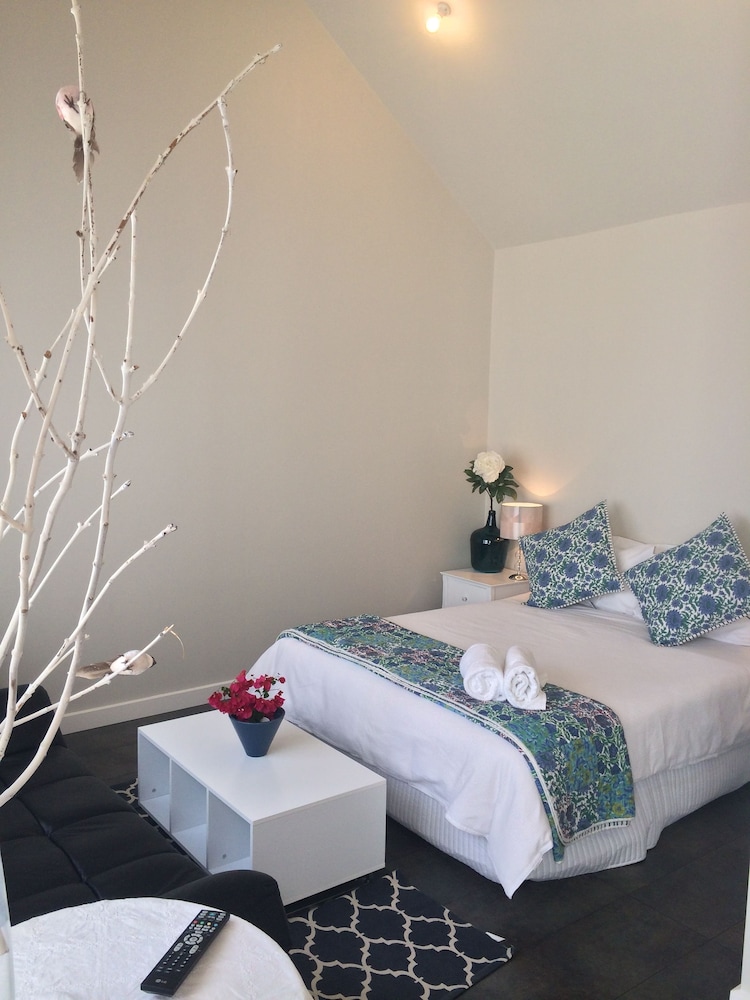Courtyard Suite photo 1