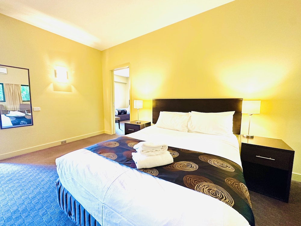 Standard Room, Multiple Beds, Non Smoking - Photo 1