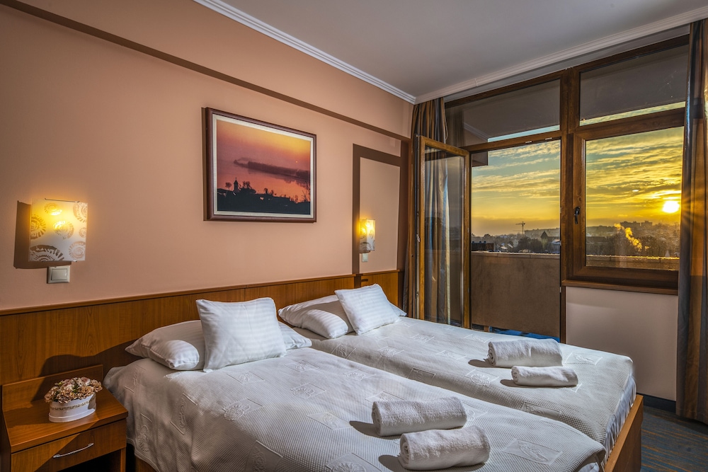 Classic Apartment, Multiple Beds, City View photo 1