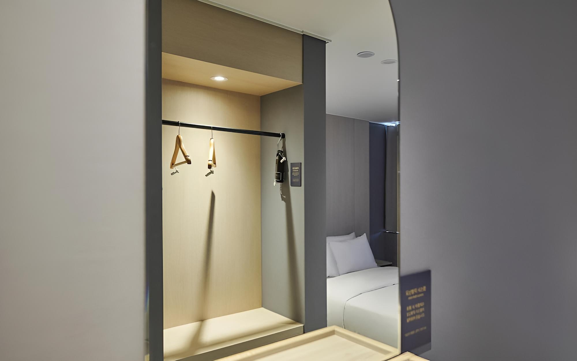 Room (Premium PC(2 High Performing PC Netfl) - Photo 5