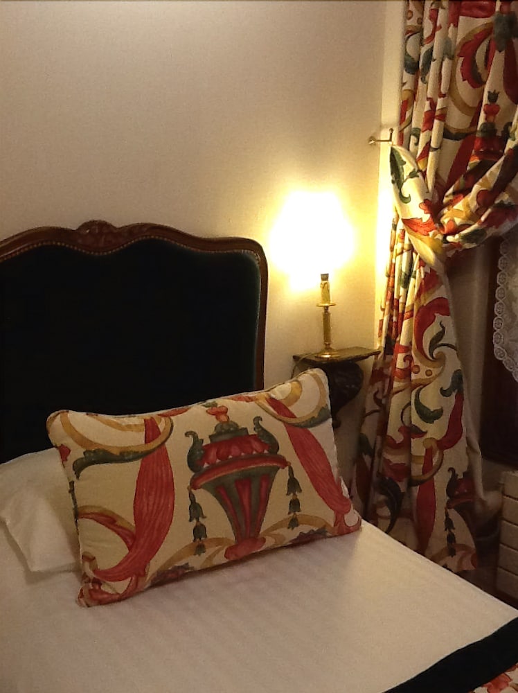 Classic Single Room