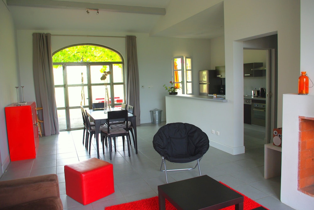House (Maison Des Bleuets) photo 1