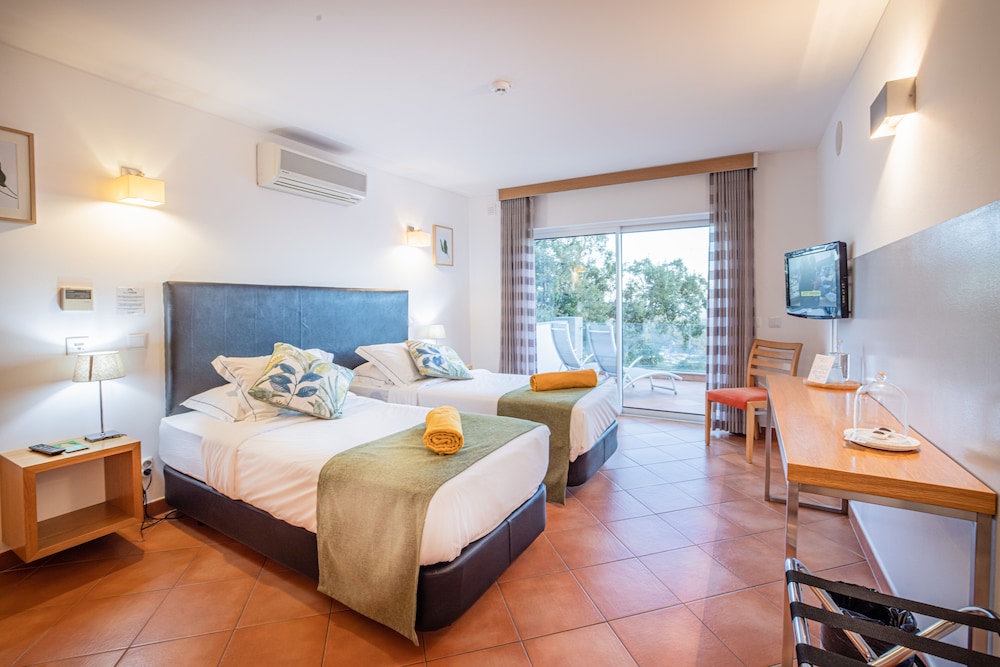 Double or Twin Room, Sea View photo 2